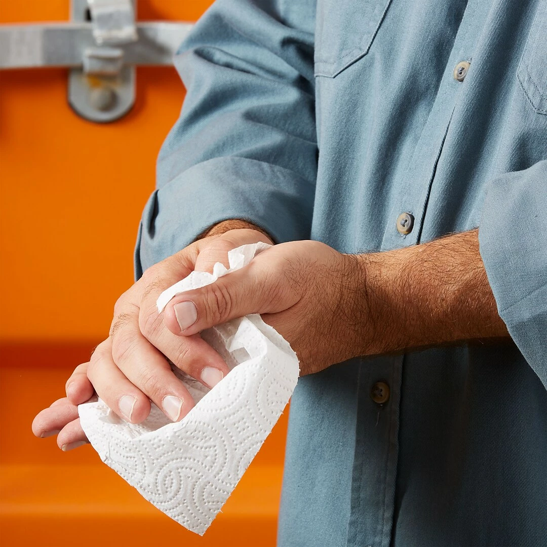 Coastwide Professional™ Kitchen Rolls Paper Towels, 2-Ply, 85 Sheets/Roll (CW21810) - Image 4